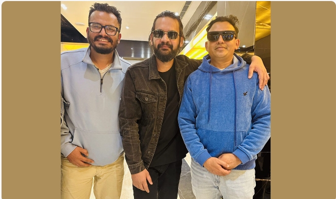 ‘लाज शरणम्’ हेरेपछि धुर्मुसलाई अँगालो हाल्दै बालेनले भने: एकदमै मज्जा आयो