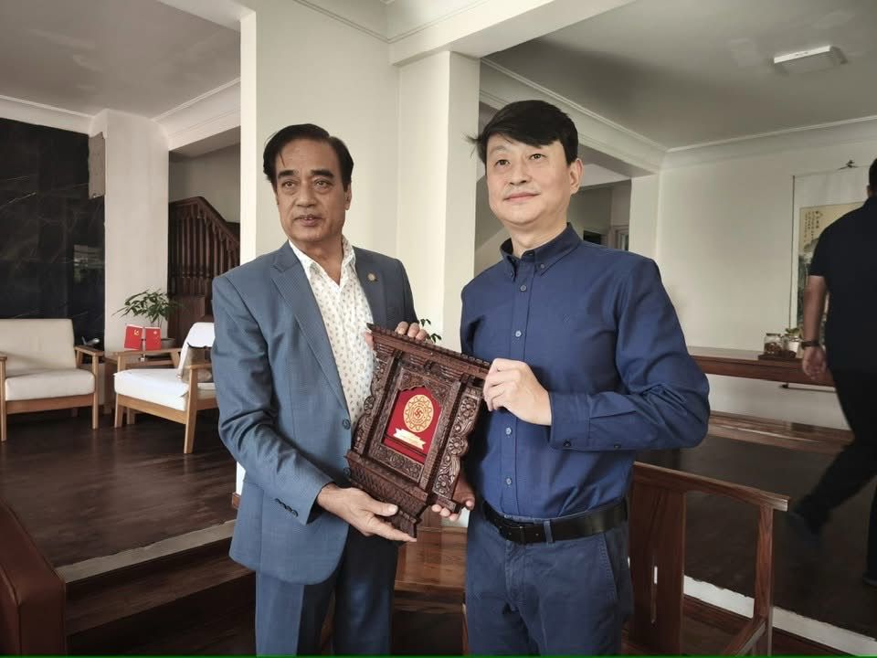 लगानी, प्रविधि र पर्यटन क्षेत्रमा सहकार्य गर्न चिनियाा व्यवसायीलाई मल्लको आग्रह