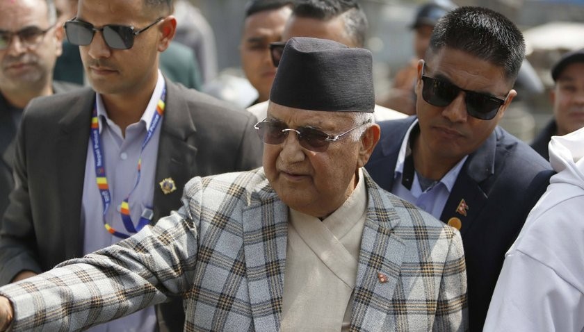 ओलीले गरे महेन्द्र शान्ति विद्यालयबाट मतदान