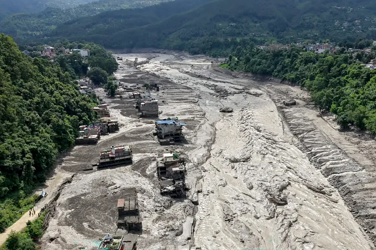 रसुवाको बाढीमा सुदूरपश्चिमका ८५ जना सम्पर्कविहीन