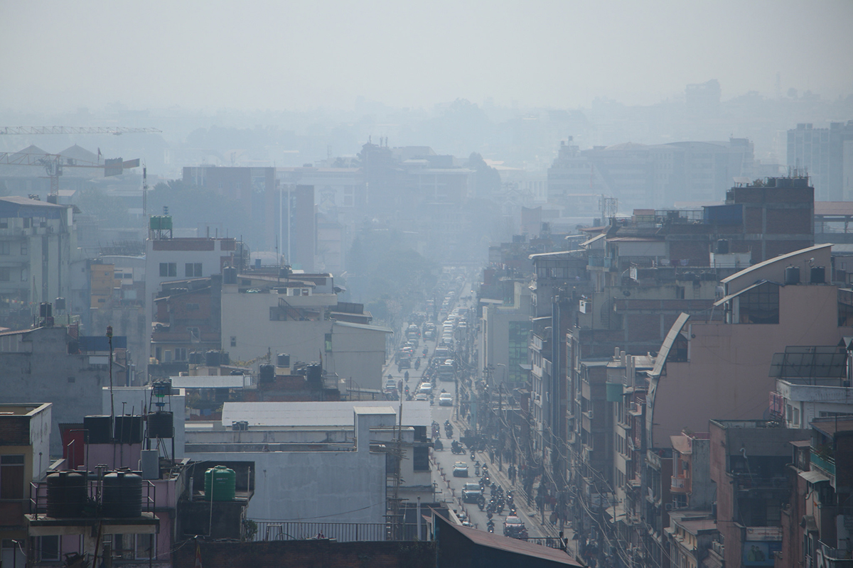 काठमाडौँ उपत्यका तुवाँलोले धुम्म