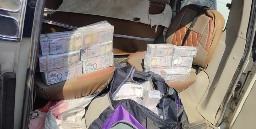 २ करोड नक्कली नोट सहित एक भरतिय नागरिक पक्राउ