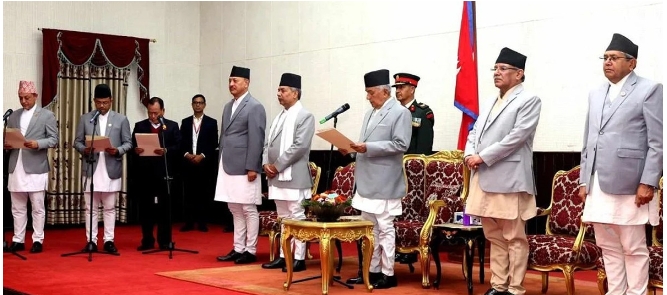 नवनियुक्त तीन मन्त्रीले लिए शपथ