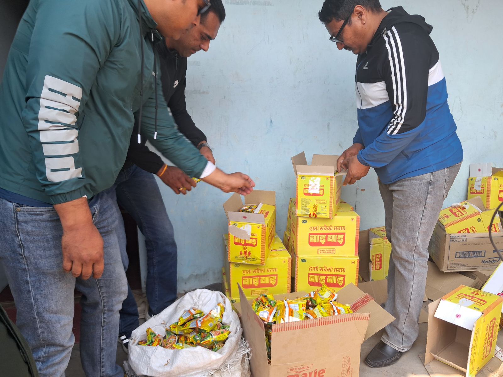 कम गुणस्तरकाे वाइवाइ चाउचाउ भेटिएपछि काठमाडौँ महानगरपालिकाद्वारा चौधरी ग्रुपमाथि कारवाही