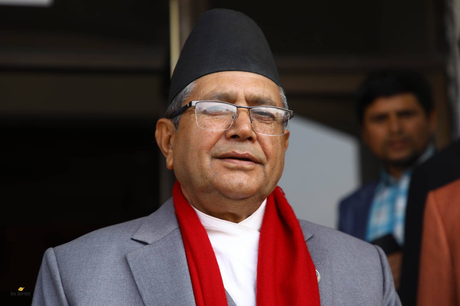 प्रधानमन्त्रीसहित ४ दलका शीर्ष नेताहरूसँग छलफल गर्दै सभामुख घिमिरे