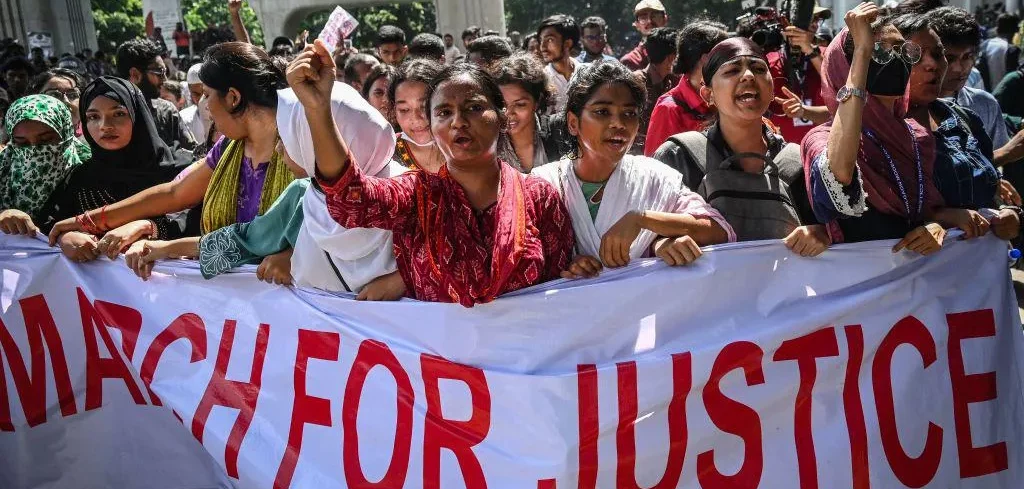 बंगलादेशमा विद्यार्थी र प्रहरीबीच फेरि हिंसा सुरु