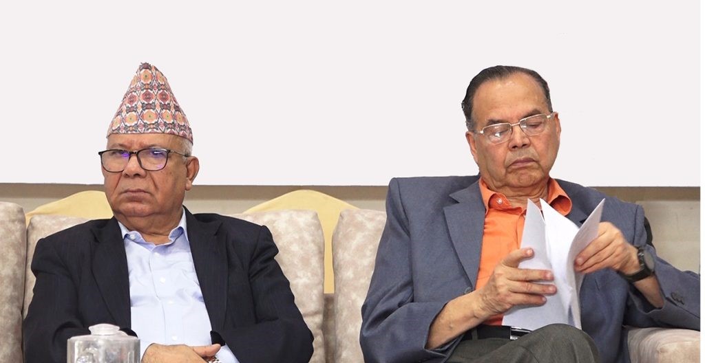 नेताको जिम्मेवारी हेरफेर गर्दै एकीकृत समाजवादी
