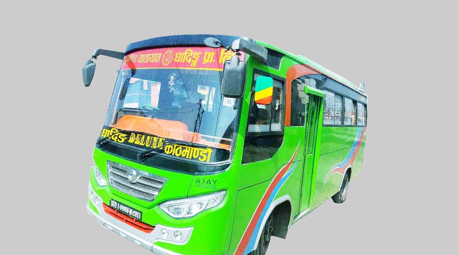 धाडिङको आदमघाटमा २ वटा यात्रुबाहक बस ठोक्किए