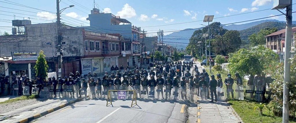 रविलाई ल्याउँदा कास्की प्रहरी कार्यालय बाहिरबाट ७ जना पक्राउ