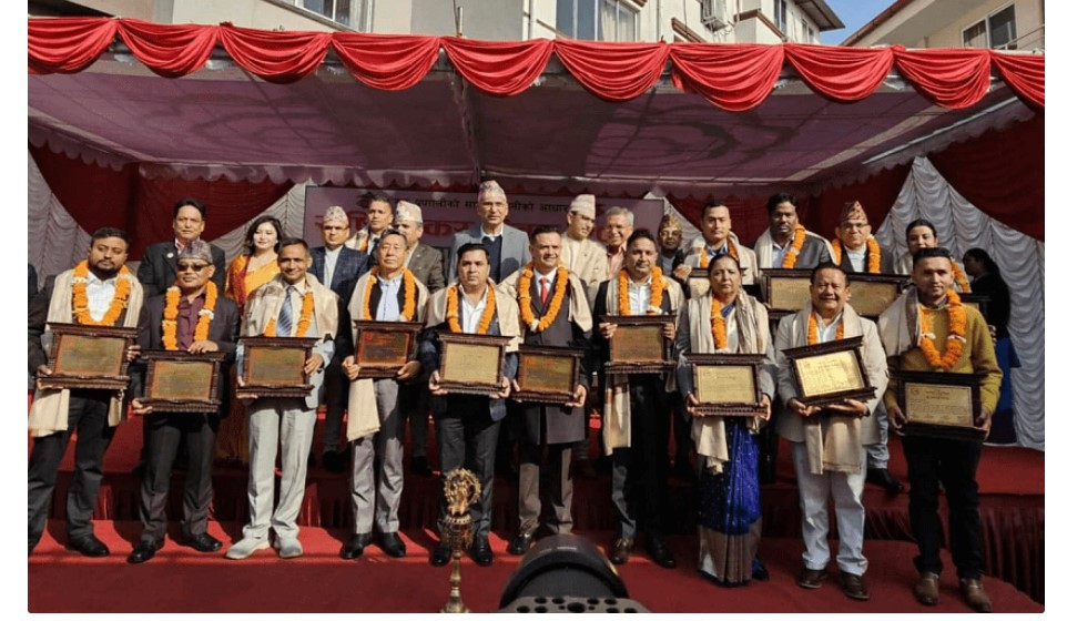 उत्कृष्ट तीन आन्तरिक राजस्व कार्यालय, तीन करदाता सेवा कार्यालय र १० कर्मचारी सम्मानित