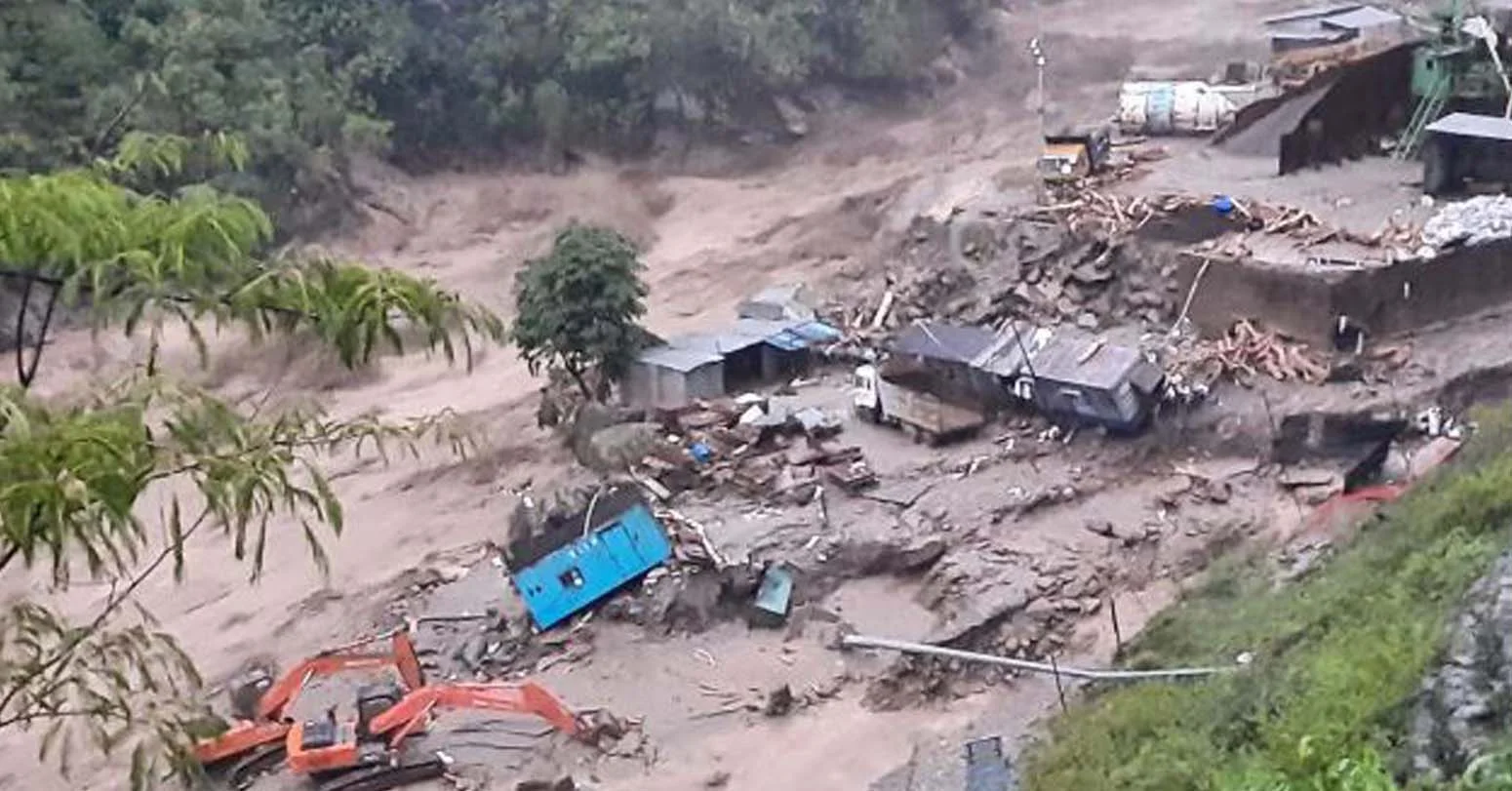 भारी वर्षा र पहिरोका कारण सिक्किममा १ हजार ५०० पर्यटक अलपत्र