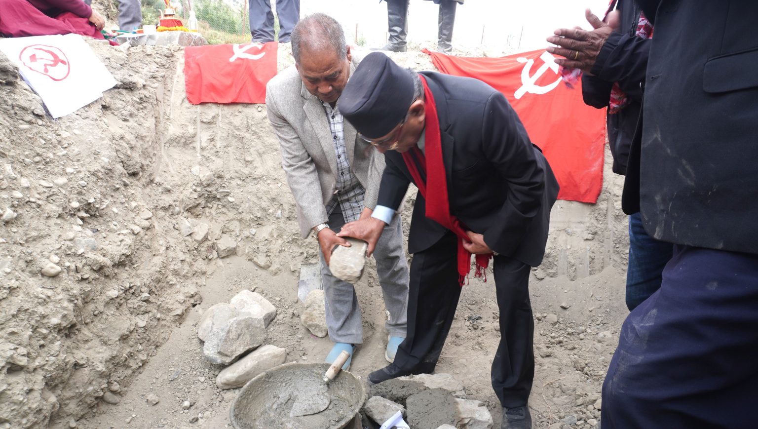 मुस्ताङको पेरिस डाँडामा माओवादी केन्द्रको कार्यालय शिलान्यास