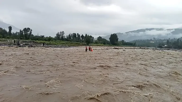 पाकिस्तानमा वर्षाका कारण कम्तीमा ५० जनाको मृत्यु