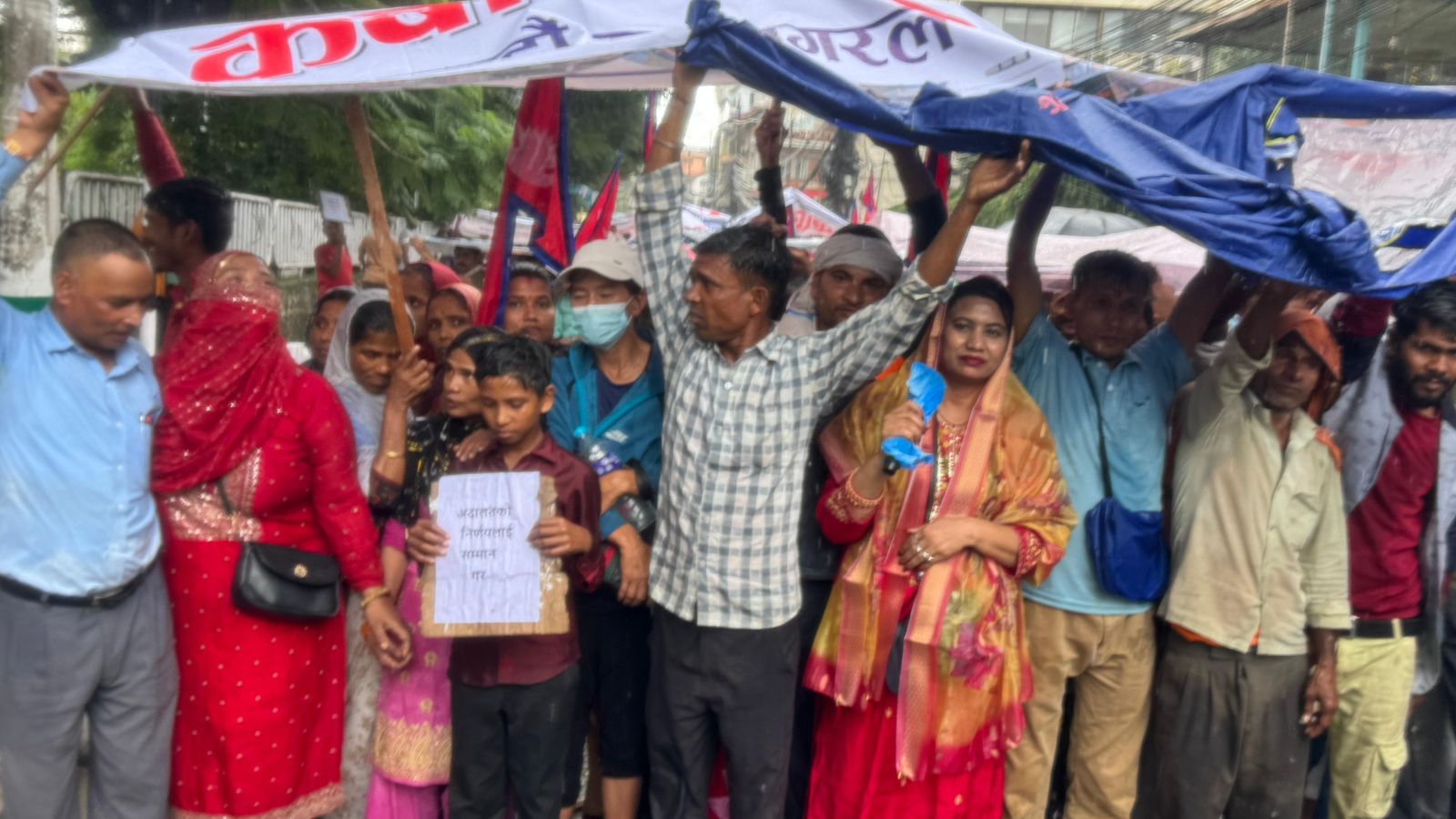 बालेनको नाकैमुनी दिनहुँ नाराबाजी सहित कबाड व्यवसायीको आन्दोलन