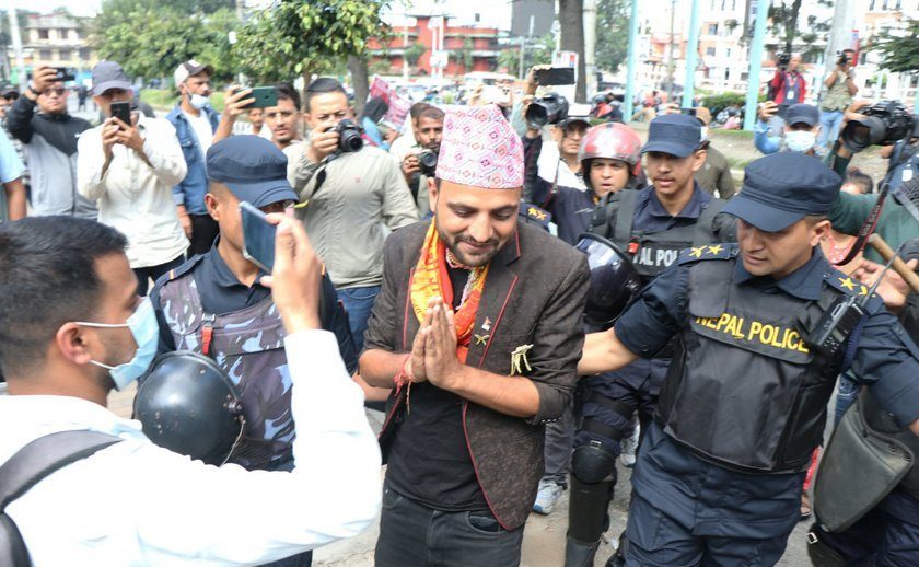 निकोलस भुसालसहित तीन जनालाई प्रहरीले नियन्त्रणमा लियो