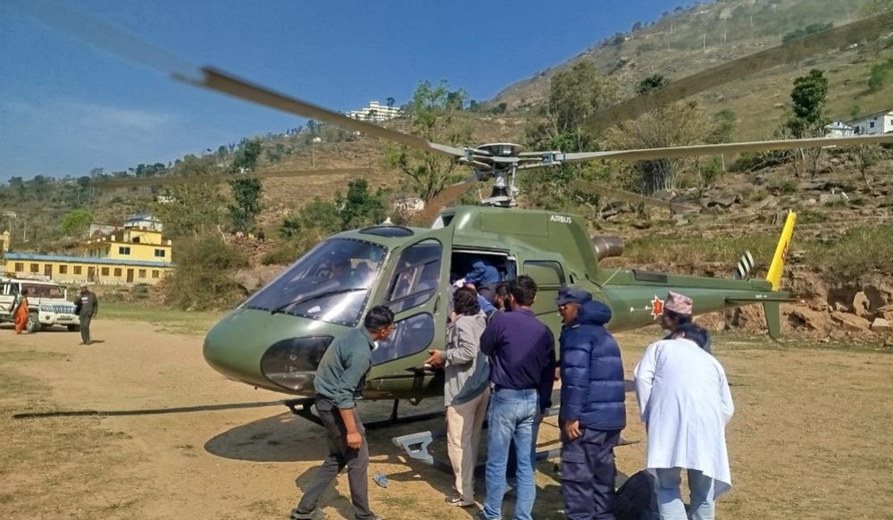 हुम्ला र कालीकोटबाट दुई सुत्केरीको हेलिकोप्टरबाट उद्धार