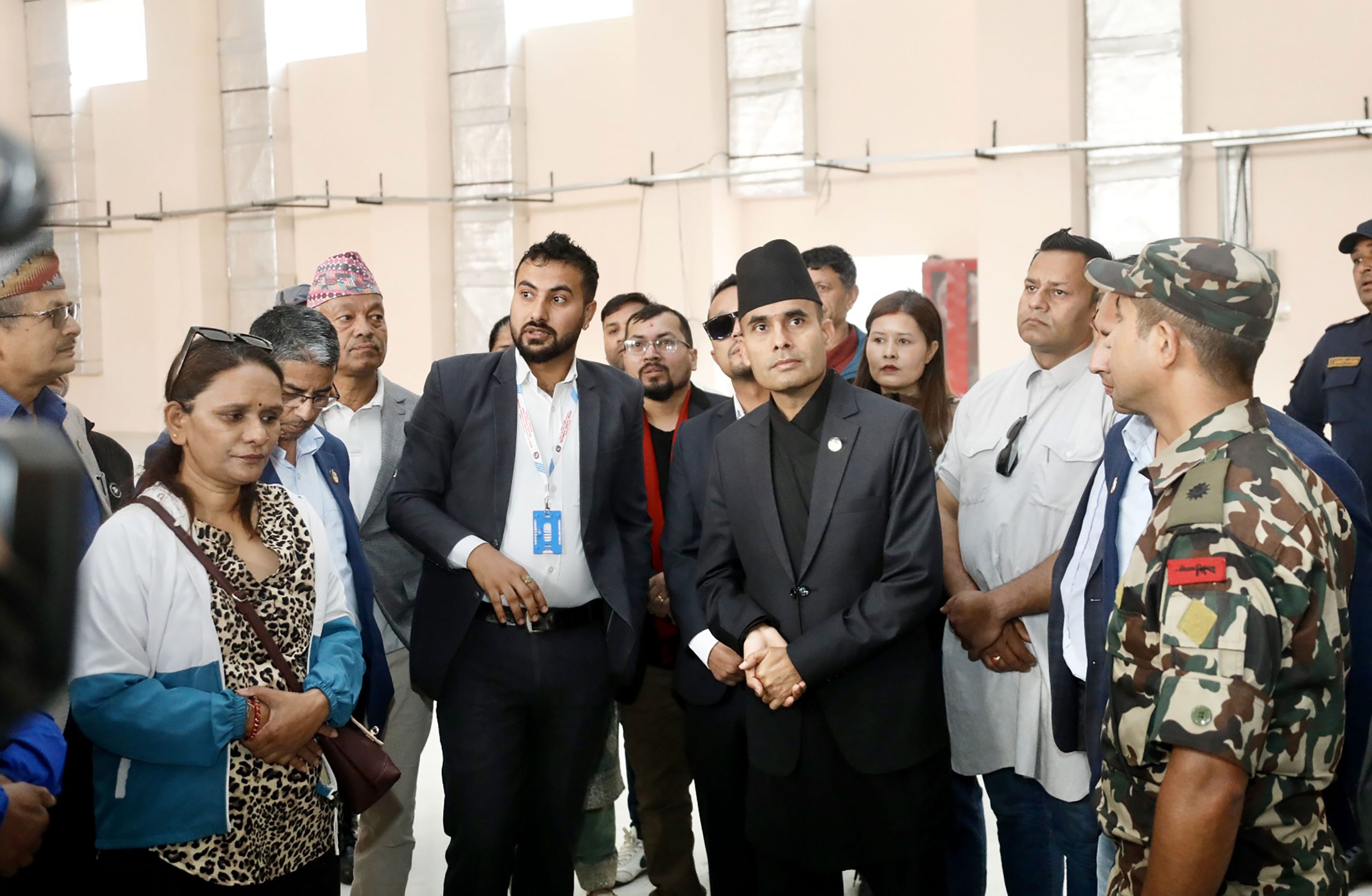 सञ्चारमन्त्रीद्वारा सुरक्षण मुद्रण केन्द्रको निरीक्षण