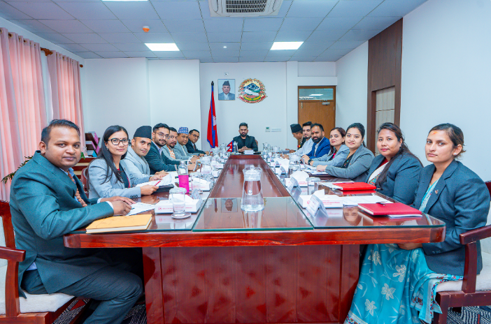 मन्त्रिपरिषद् बैठक बस्दै