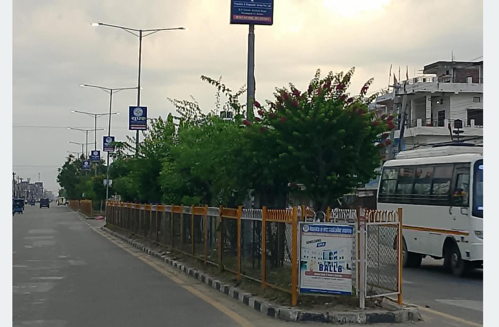 गुलमोहर र बेगमबेलीले सजिँदै नेपालगञ्ज