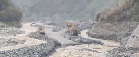 बाढीको जोखिम बढेपछि बीपी राजमार्ग पुनः अवरुद्ध