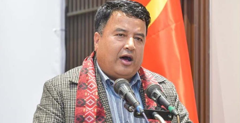 ओलीको राजीनामा माग भएपछि महेश बस्नेतको प्रतिवाद