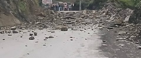 बीपीसहित यी राजमार्ग छन् अवरुद्ध