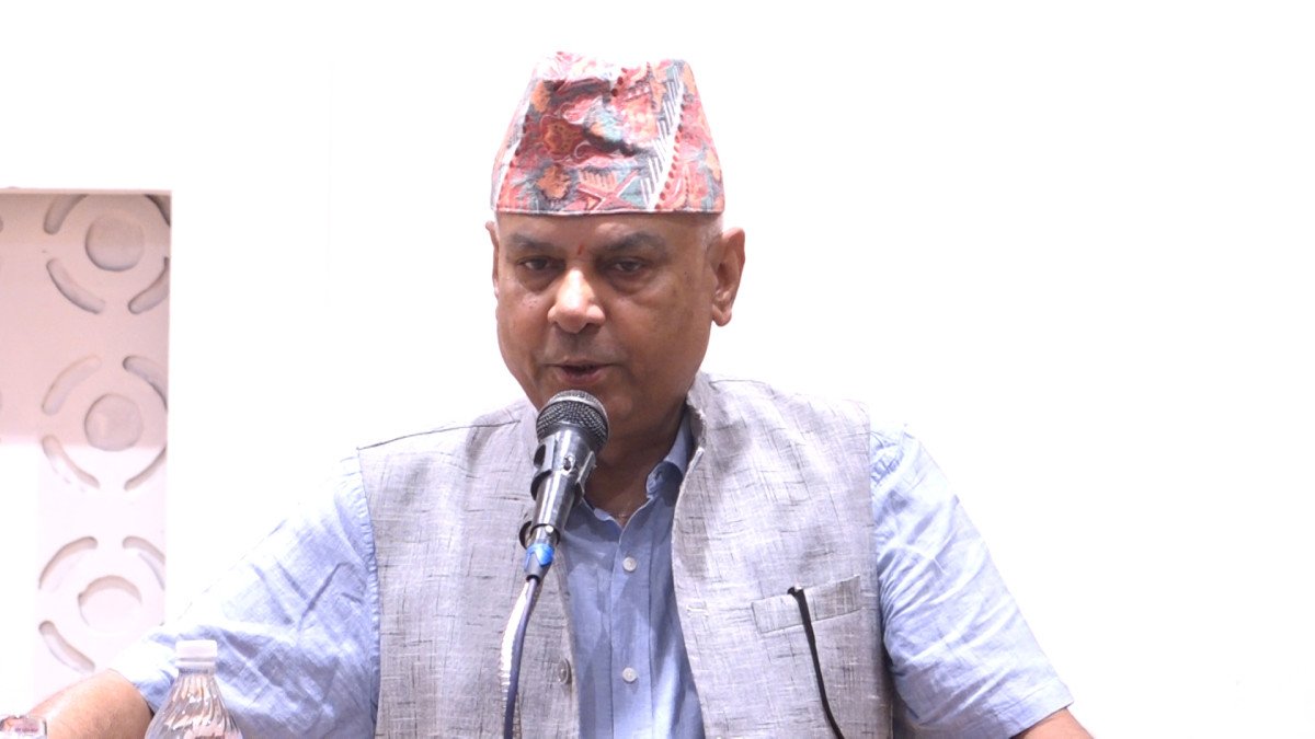 आधा कांग्रेस बोकेर हिँड्दा १०० प्रतिशतको पार्टी बन्दैन, नेतृत्वले बेलैमा सोचोस् : नेता घिमिरे