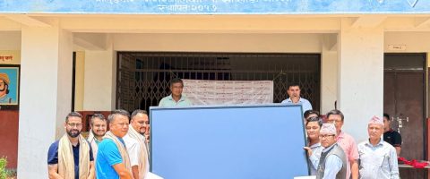 प्रभु बैंकद्वारा अन्नपूर्ण माध्यमिक विद्यालयलाई स्मार्ट बोर्ड हस्तान्तरण
