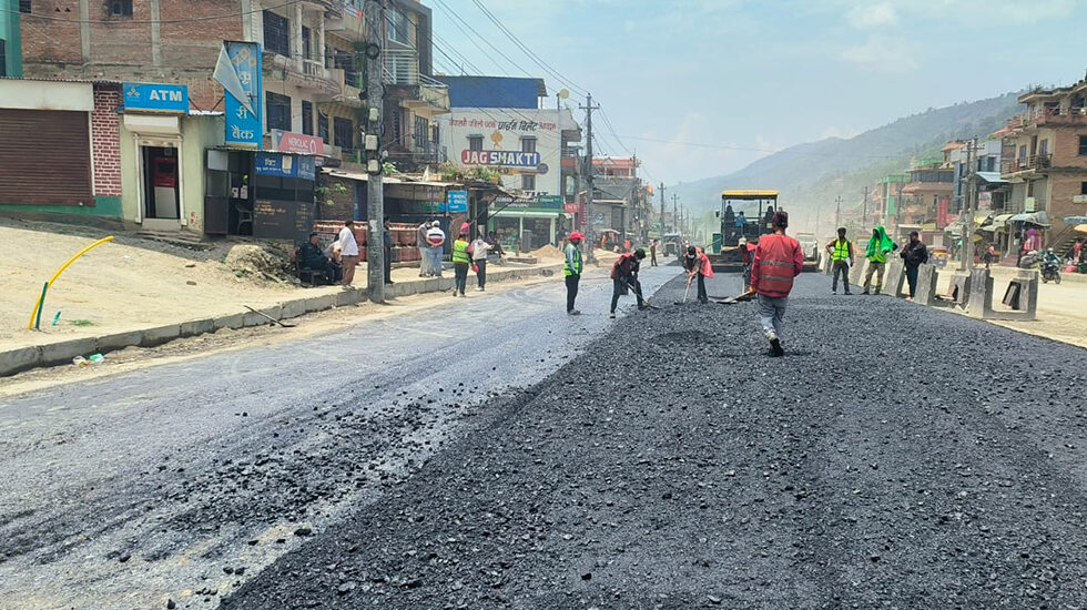 मुग्लिन–मलेखु सडकमा कालोपत्रको तयारी