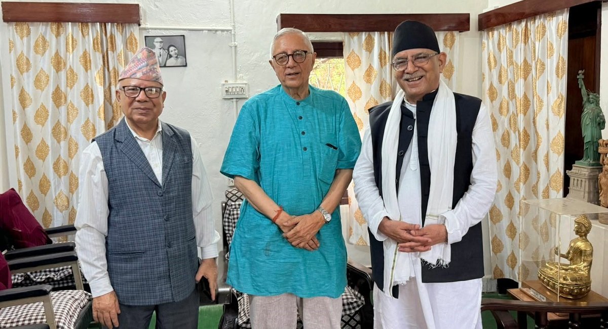 प्रचण्ड र माधव नेपालको शेखर कोइरालासँग भेटवार्ता