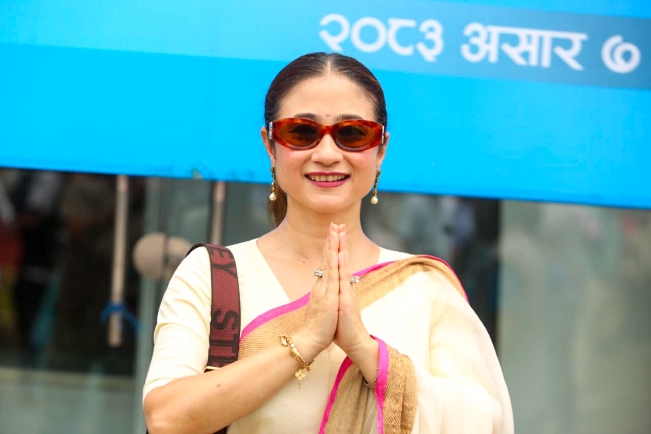 बन्द सत्रमा प्रवेश गर्दै रास्वपा नेताहरू
