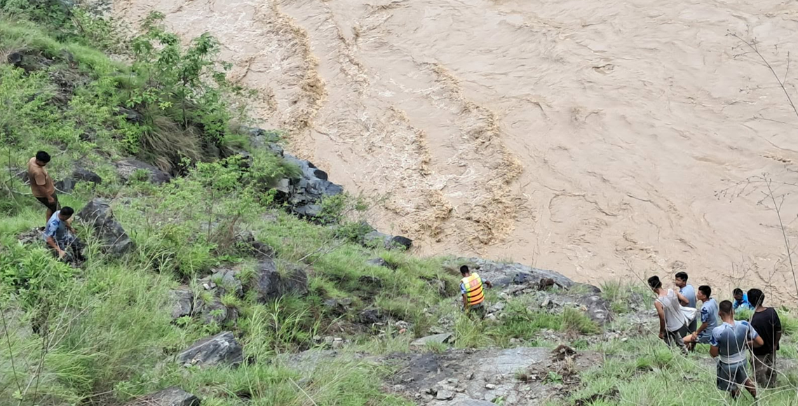 कर्णाली नदीमा भेटिए २ शव