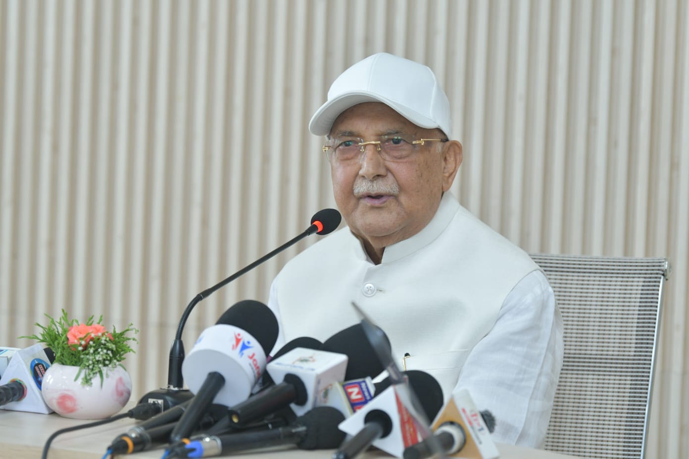 परिभाषाविहीन, दिशाविहीन, नीतिविहीन र थितिविहीन राजनीति भइरहेको छ : ओली