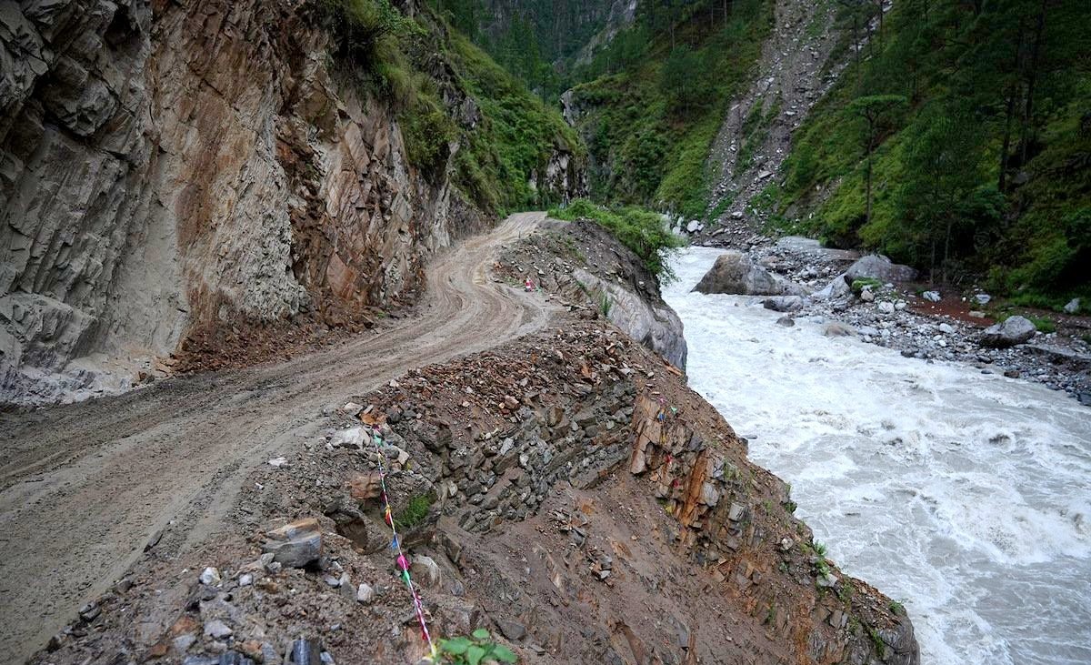 ठुला नदीको बहाव सामान्य, आज १२ जिल्लाका साना खोलामा बाढीको जोखिम