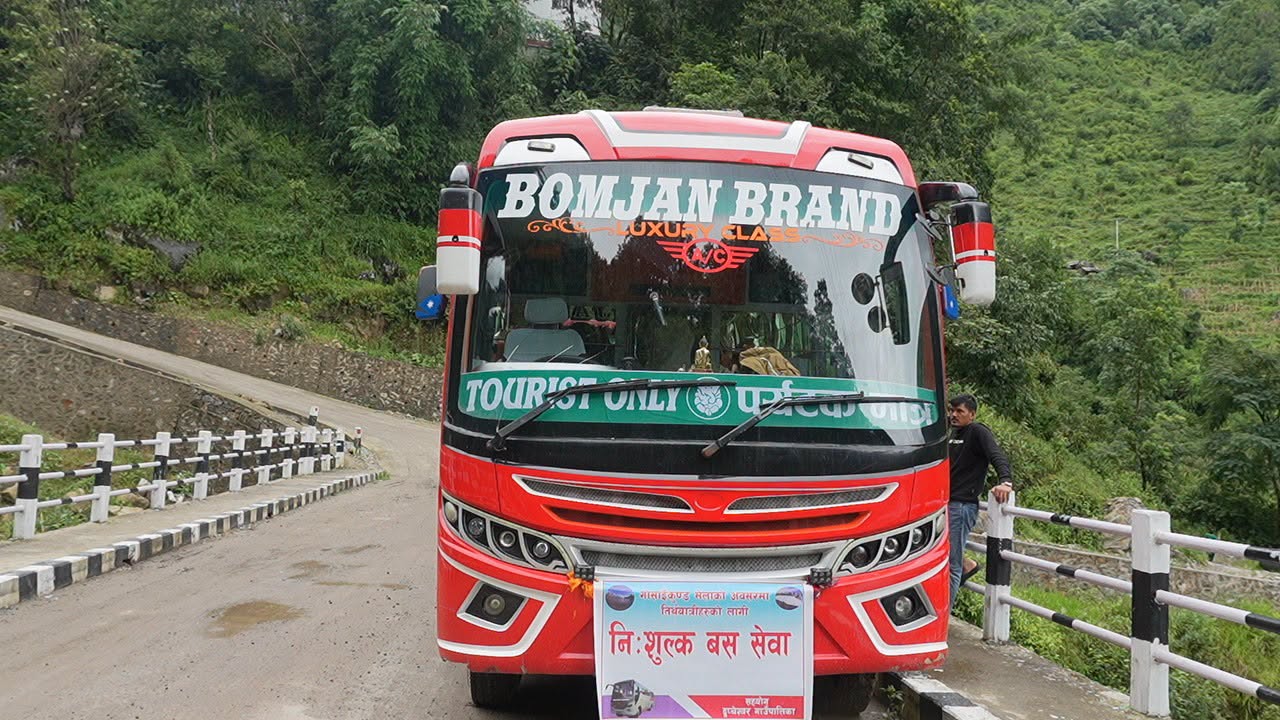 विपत्तिमा दुप्चेश्वर गाउँपालिकाको मानवीय साथ, अलपत्र तीर्थयात्रीलाई निःशुल्क बसबाट काठमाडौं पठाइयो