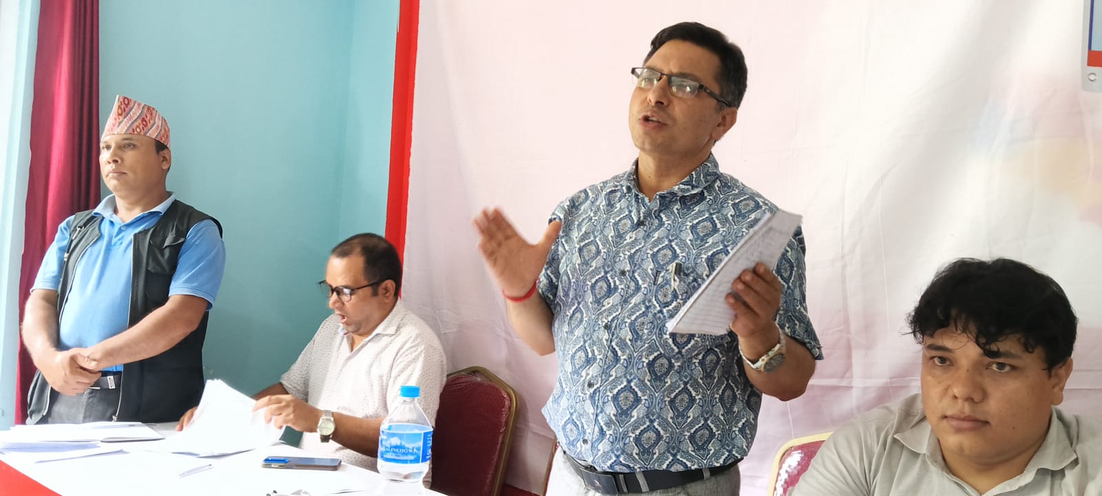 सरकारको ध्यान बाढी पीडितको उद्धारमा गएन, कसरी मिलाएर फोटो खिच्ने भन्नेमा ध्यान : माधव ढुङ्गेल
