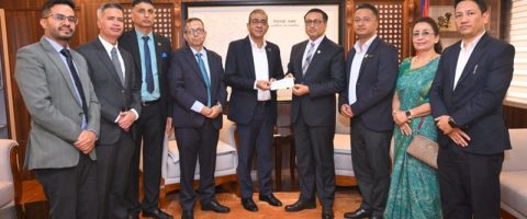 भोटेकोशी बाढीपीडितका लागि एनएमबी बैंकको ठूलो साथ, ३ करोड ५१ लाख सहयोग