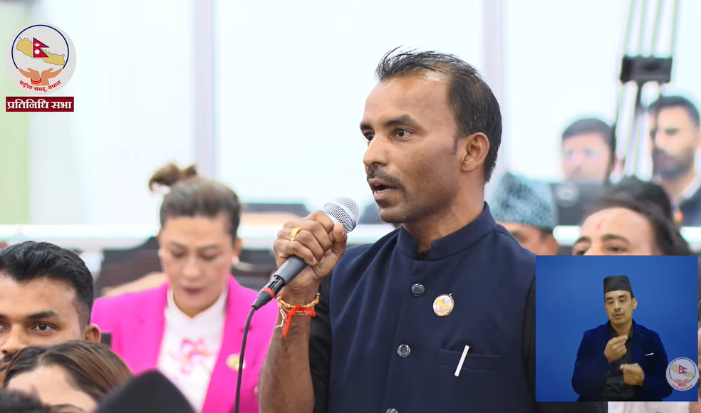 पैसा अभावमा सुत्केरी महिला अस्पताल बाहिरै, स्वास्थ्य प्रणालीमाथि सांसद कर्णको प्रश्न