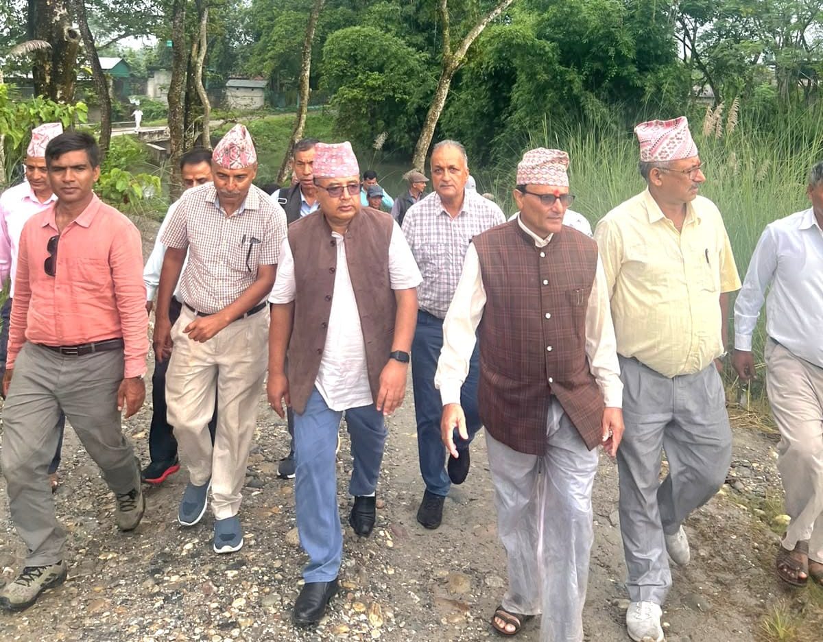 बाढीपीडितको राहत र उद्धारमा एमाले सक्रिय, कटान क्षेत्रको स्थलगत निरीक्षण