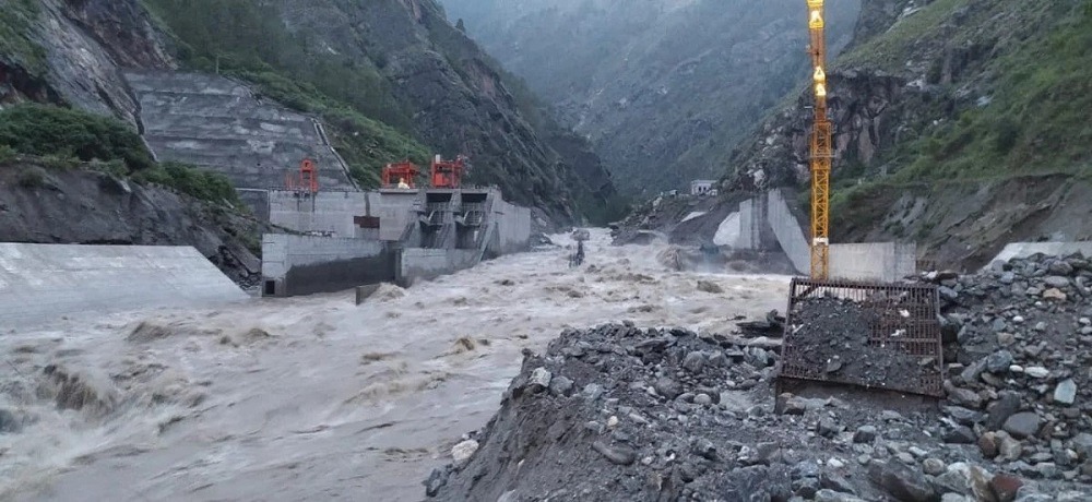 भोटेकोशीको बाढीले रसुवागढी आयोजनामा ठूलो क्षति, ९३ जना अझै सम्पर्कविहीन