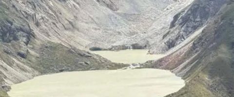भुटानमा शिंताफू हिमताल फुट्यो, बाढीले मुख्य सडक बगायो