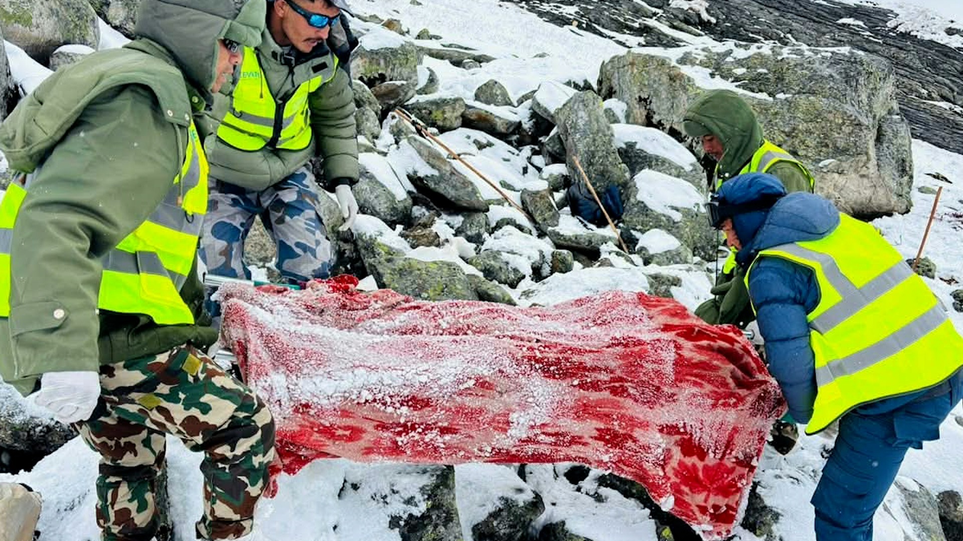 जडीबुटी खोज्न जाँदा बेपत्ता भएका २ जनाको शव फेला, गमगढी ल्याइँदै